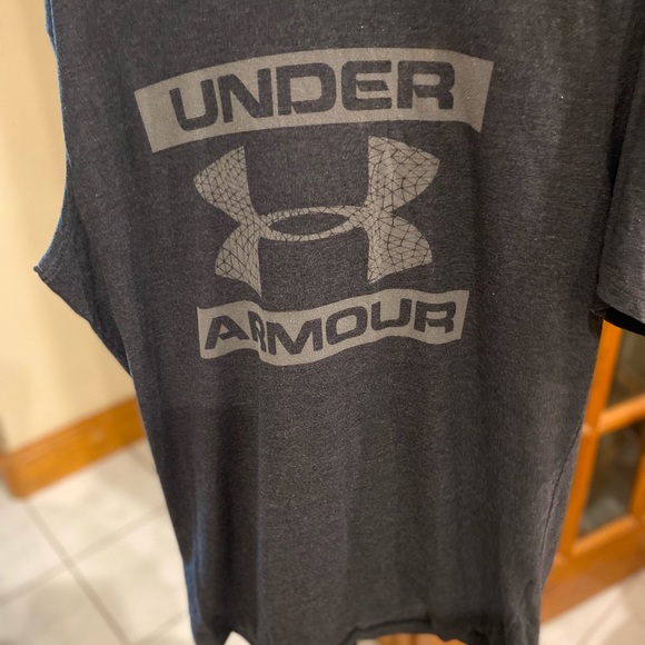 Men’s Under Armour shirt size M - Picture 2 of 5